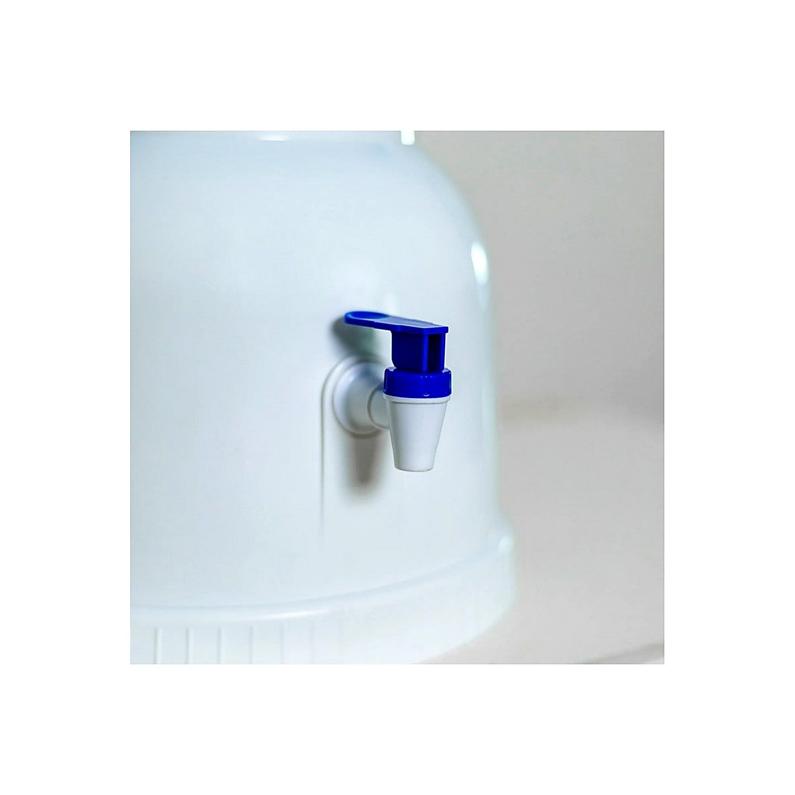 Manual water dispenser - alternate view
